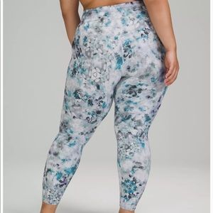 SOLD Unlimit HR tight NWT